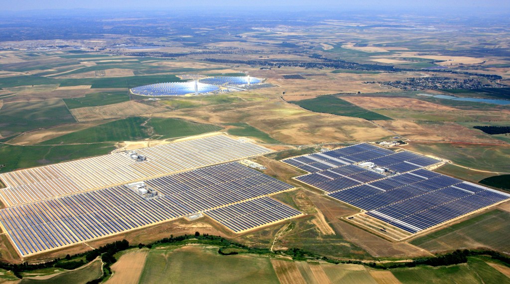 6 of the world’s most beautiful solar farms you can visit